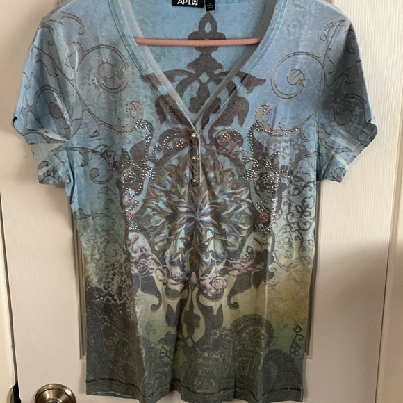 Cool Apt 9 rhinestone tshirt - Picture 1 of 6